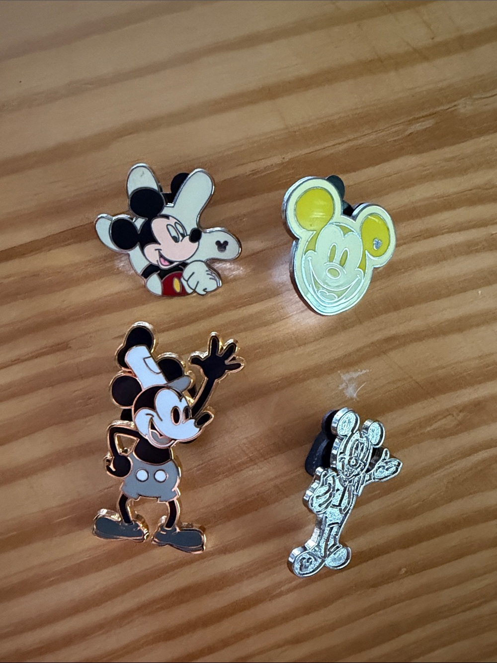Disney Mickey Mouse trading pin Set - Black, Yellow, White